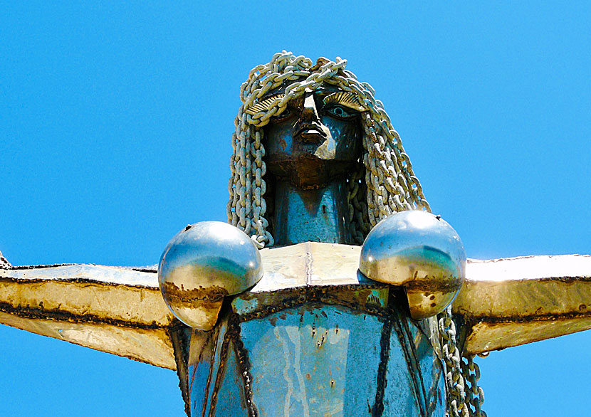 Sj&ouml;jungfru som skapades av den grekiska bildkonstn&auml;ren Natalia Mela p&aring; Spetses i Grekland.