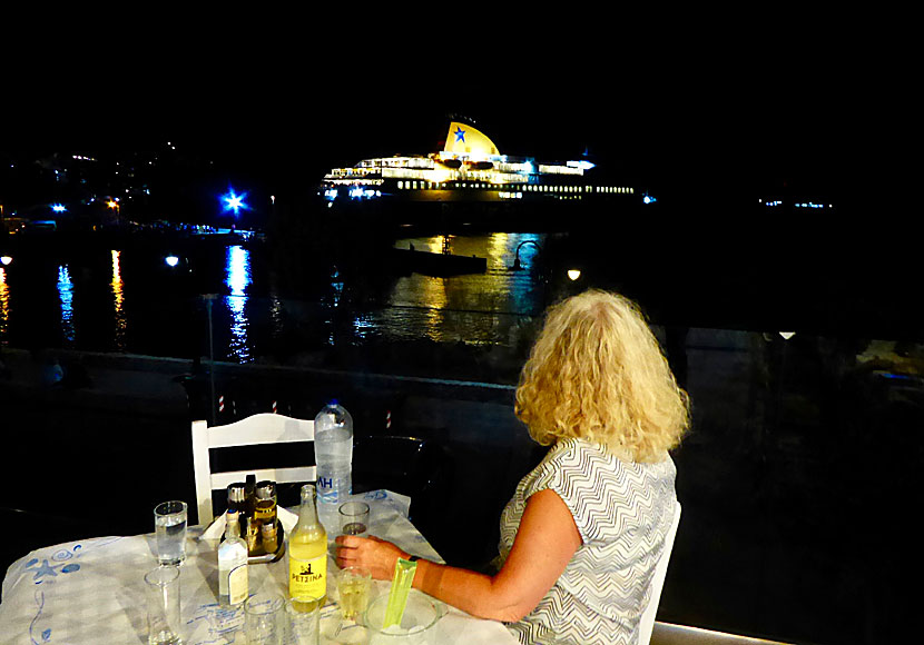 Blue Star Ferries sedd från Restaurant Gorgona i Livadia på Tilos.