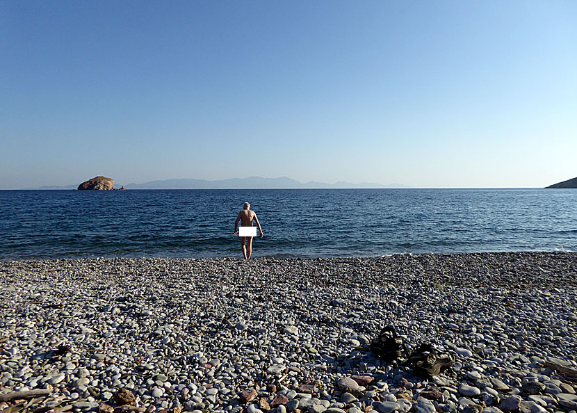 Nakenbad på Tilos i Grekland.