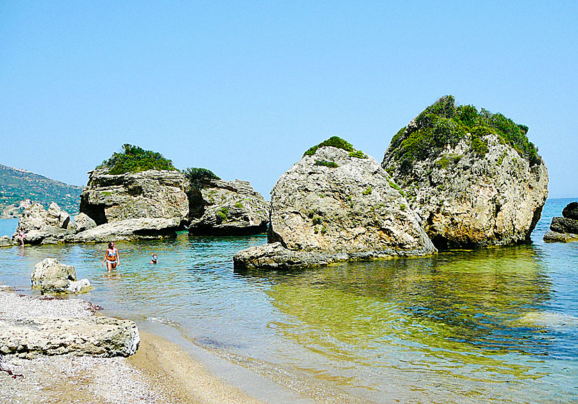 Klipporna vid Porto Zoro beach på Zakynthos.