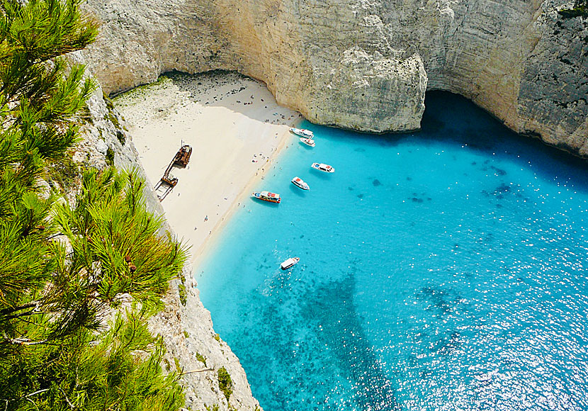 Shipwreck beach på ön Zakynthos i Grekland fotograferad uppifrån.