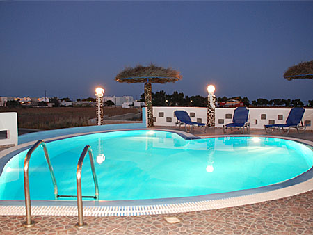 Honeymoon Beach Hotel. Santorini.