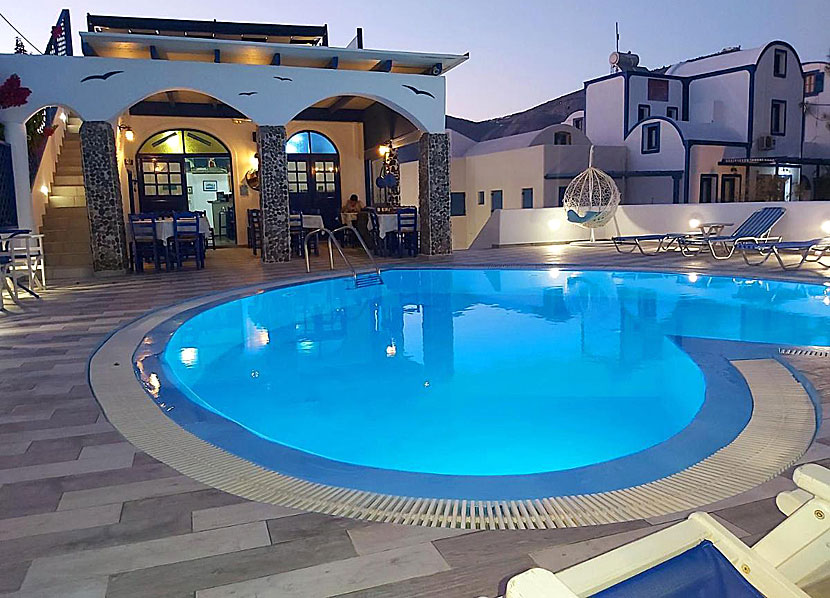 Honeymoon Beach Studios i Perivolos på Santorini i Kykladerna.