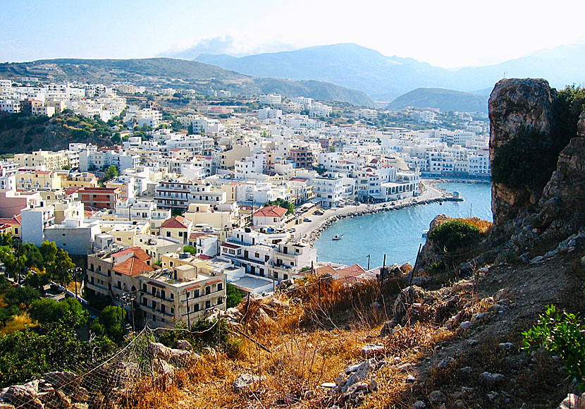 Pigadia är Karpathos största by och här finns många bra hotell och restauranger. 