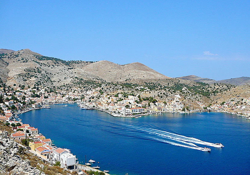 Symi i Grekland. Stränder. Hotell. Utflyktsbåtar. Sevärdheter.