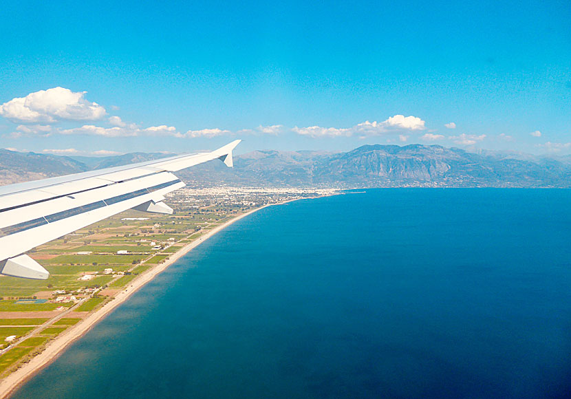 Flyga till Kalamata på Peloponnesos i Grekland.