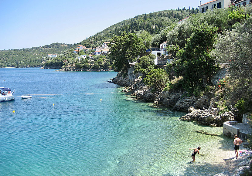 Kioni beach på Ithaka.