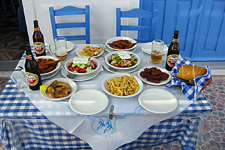 Honeymoon Beach Hotel. Santorini.