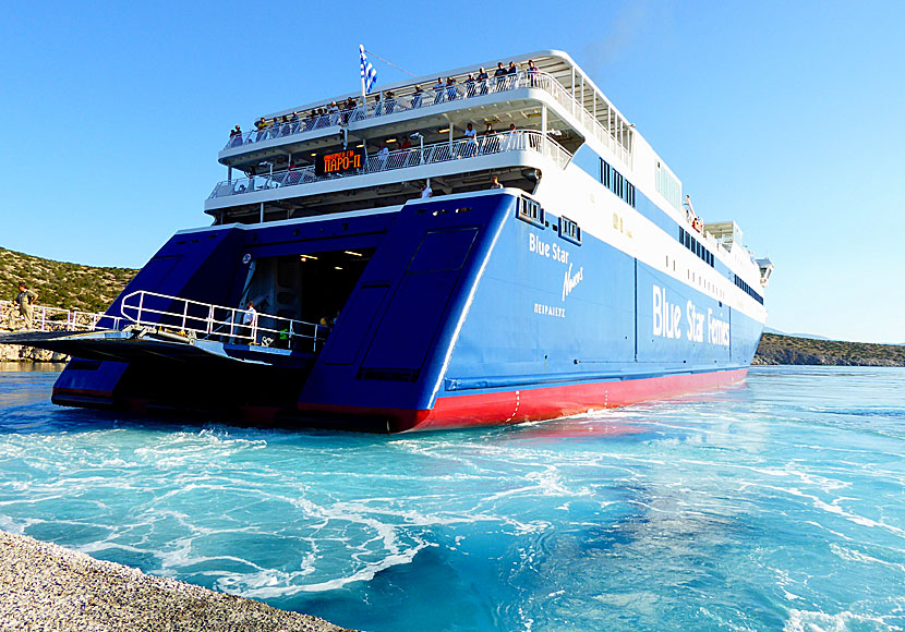 Öluffa i Grekland. Båttidtabell för rederiet Blue Star Ferries. 