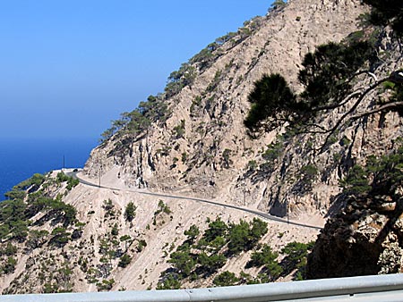 Vägen till Apella beach på Karpathos.