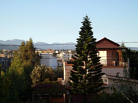 P&aring; promenad i Chania.