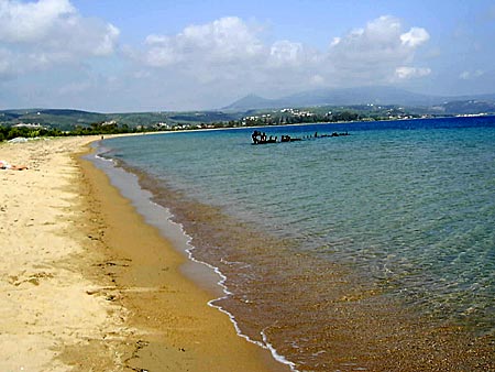 Stranden utanf&ouml;r Pylos vid lagunen.