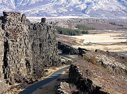 Stavbasalt kallas bergarten om jag kommer ihåg det rätt. 