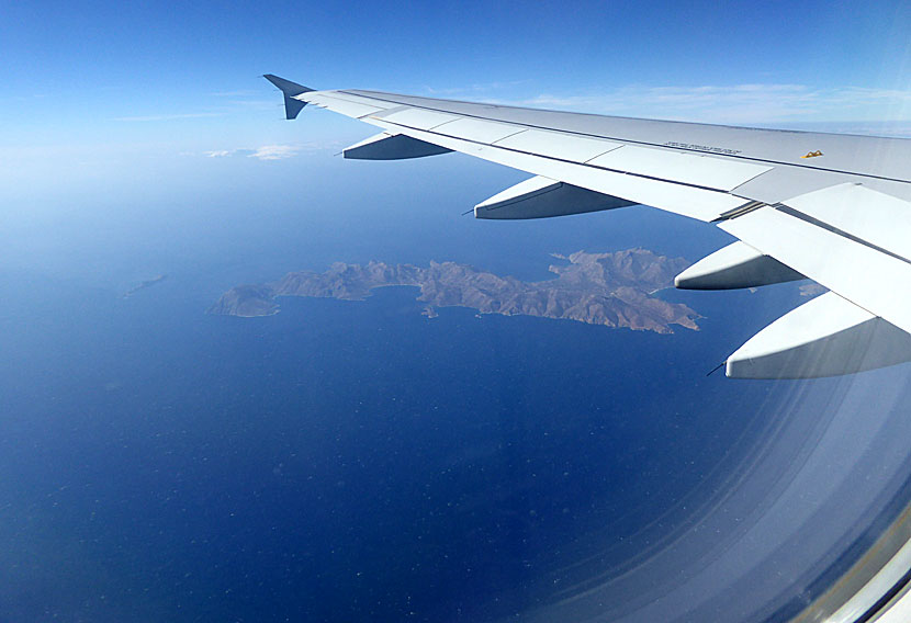 Flyga inrikes från Aten till öarna i Grekland.