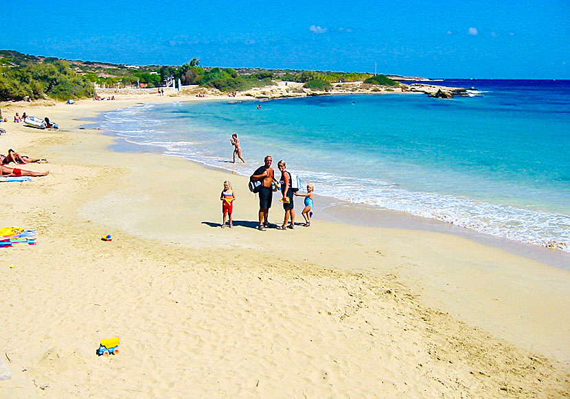 Den barnvänliga stranden Finikas på den barnvänliga ön Koufonissi.